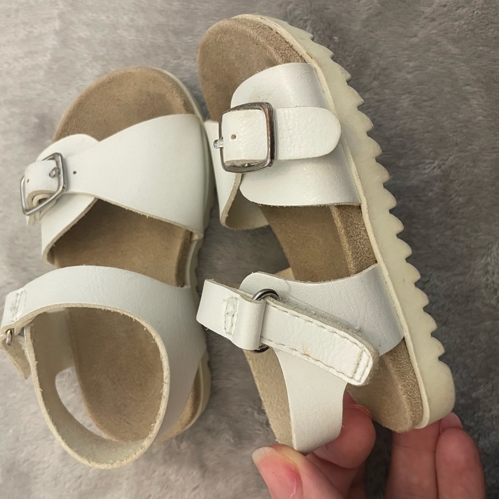 Cat and jack baby girls white shoes sandals size 5